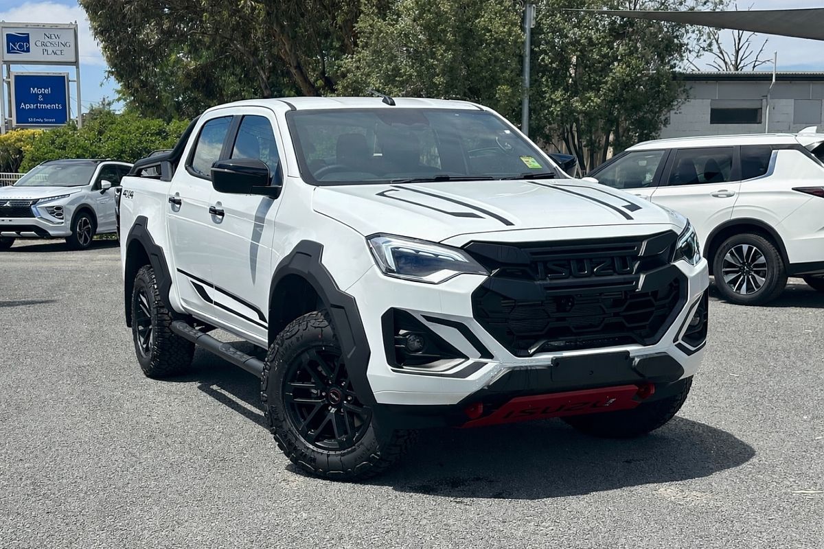 2025 Isuzu D-MAX BLADE 4X4