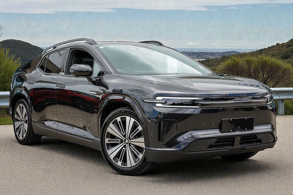 2025 Deepal E07 Performance (No Series)