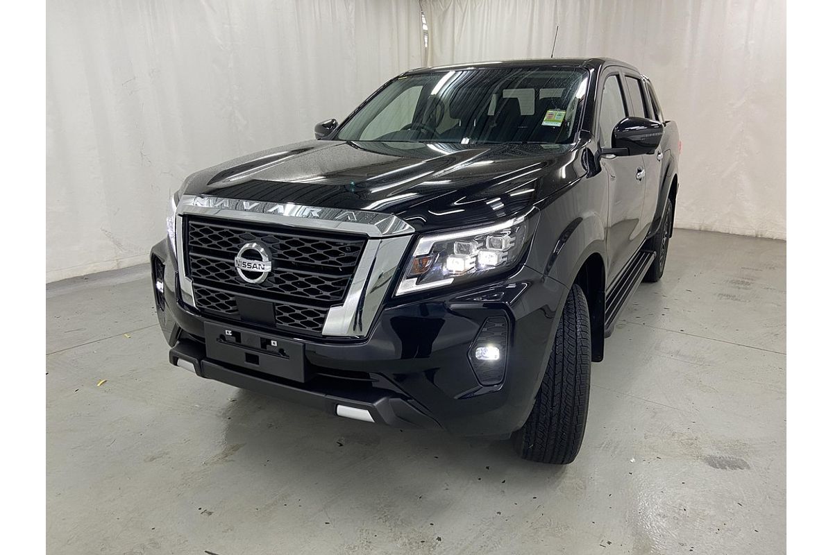 Nissan NAVARA 4X4 2.3 DSL AUTO DC ST-X CN