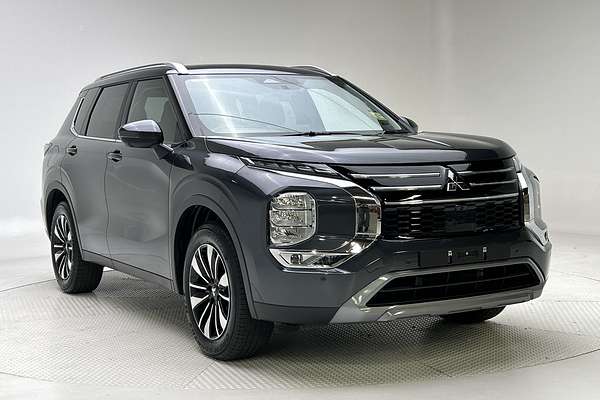 2025 Mitsubishi Outlander LS ZM