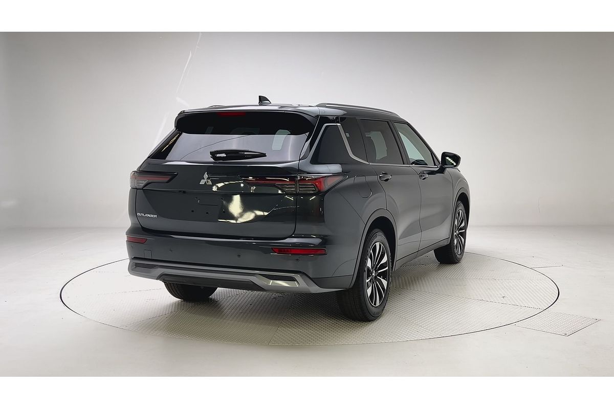 2025 Mitsubishi Outlander LS ZM