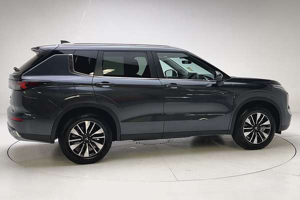 2025 Mitsubishi Outlander LS ZM thumb-2