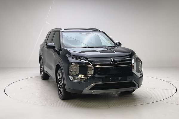 2025 Mitsubishi Outlander LS ZM thumb-4