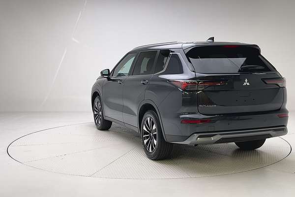 2025 Mitsubishi Outlander LS ZM thumb-8