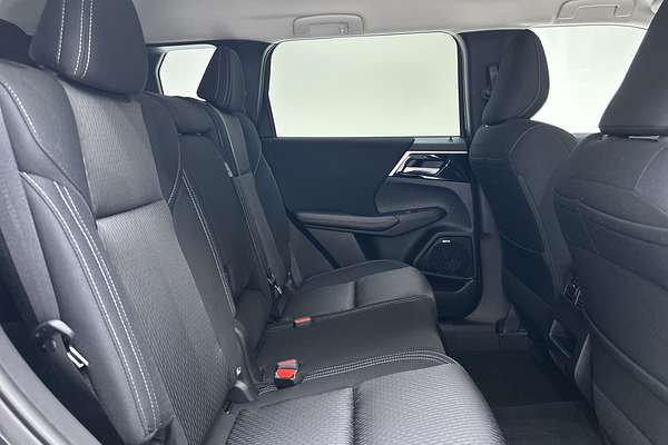 2025 Mitsubishi Outlander LS ZM thumb-11