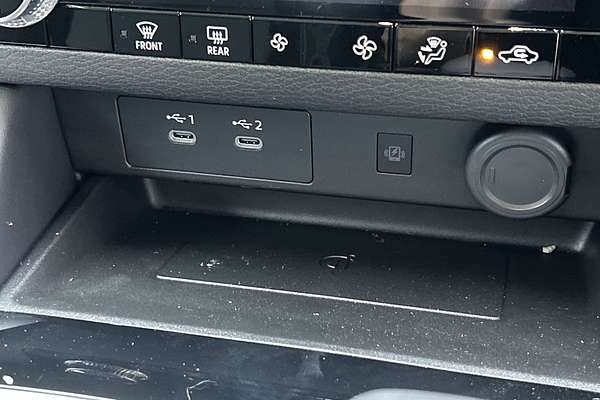 2025 Mitsubishi Outlander LS ZM thumb-16