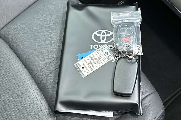 2024 Toyota Corolla Cross Atmos MXGH10R thumb-22
