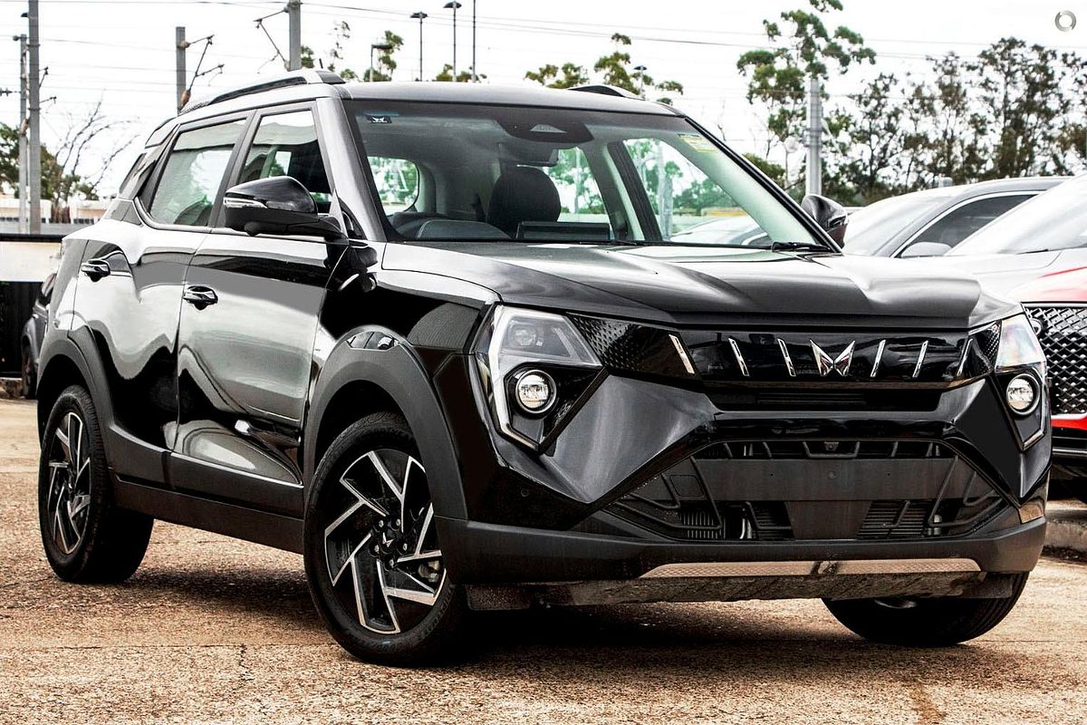 2025 Mahindra XUV3XO AX7L