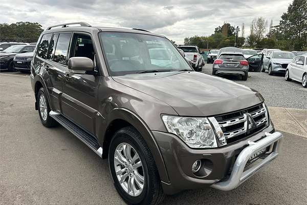 2014 Mitsubishi Pajero VR-X NW