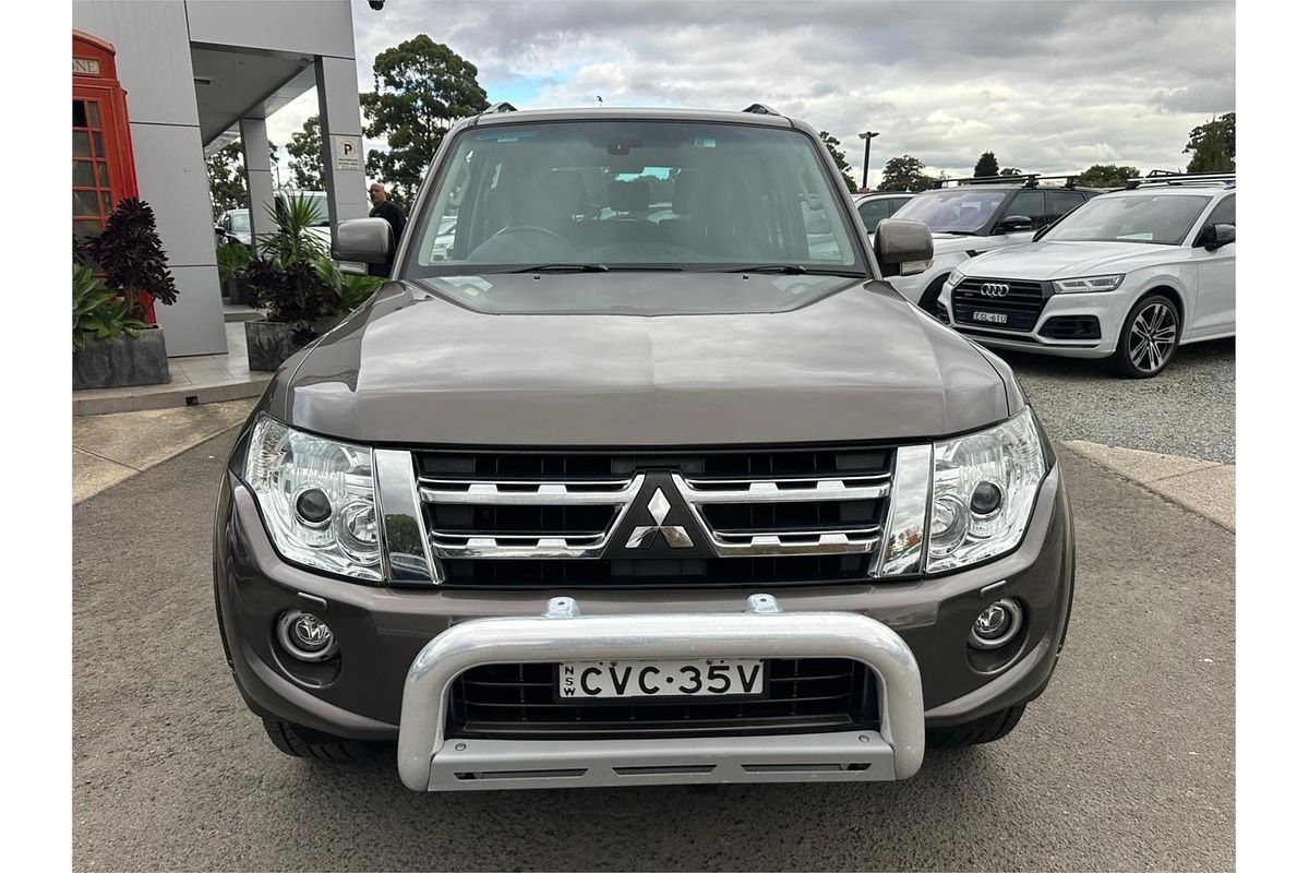 2014 Mitsubishi Pajero VR-X NW