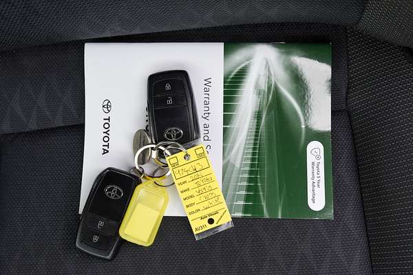 2021 Toyota Yaris Cross GXL MXPJ10R thumb-21