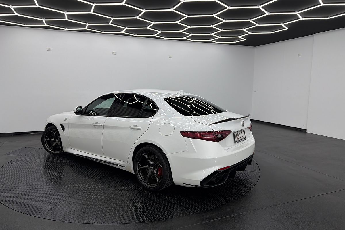 2016 Alfa Romeo Giulia Quadrifoglio