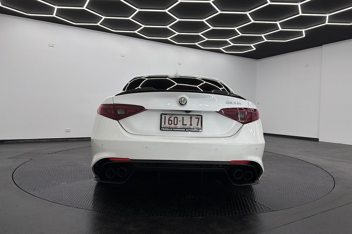 2016 Alfa Romeo Giulia Quadrifoglio