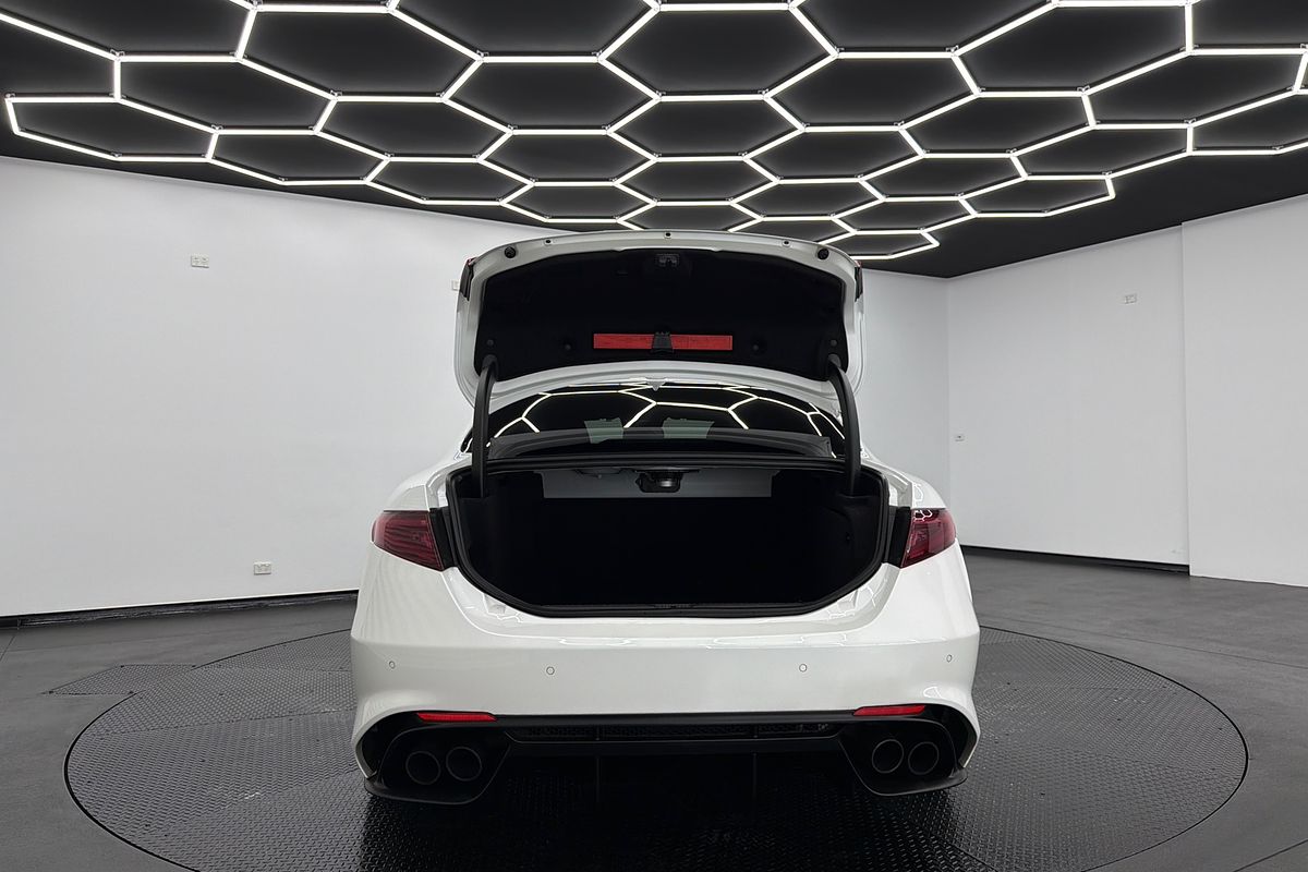 2016 Alfa Romeo Giulia Quadrifoglio