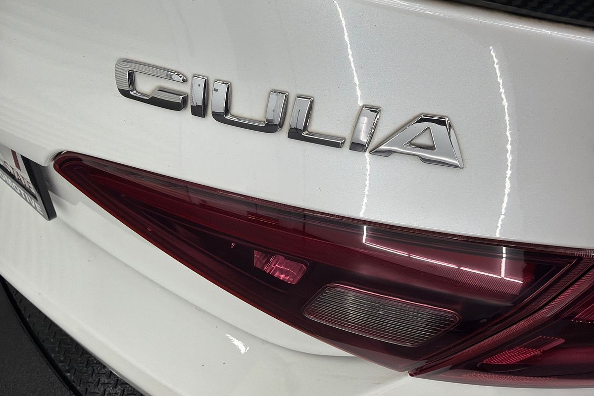 2016 Alfa Romeo Giulia Quadrifoglio