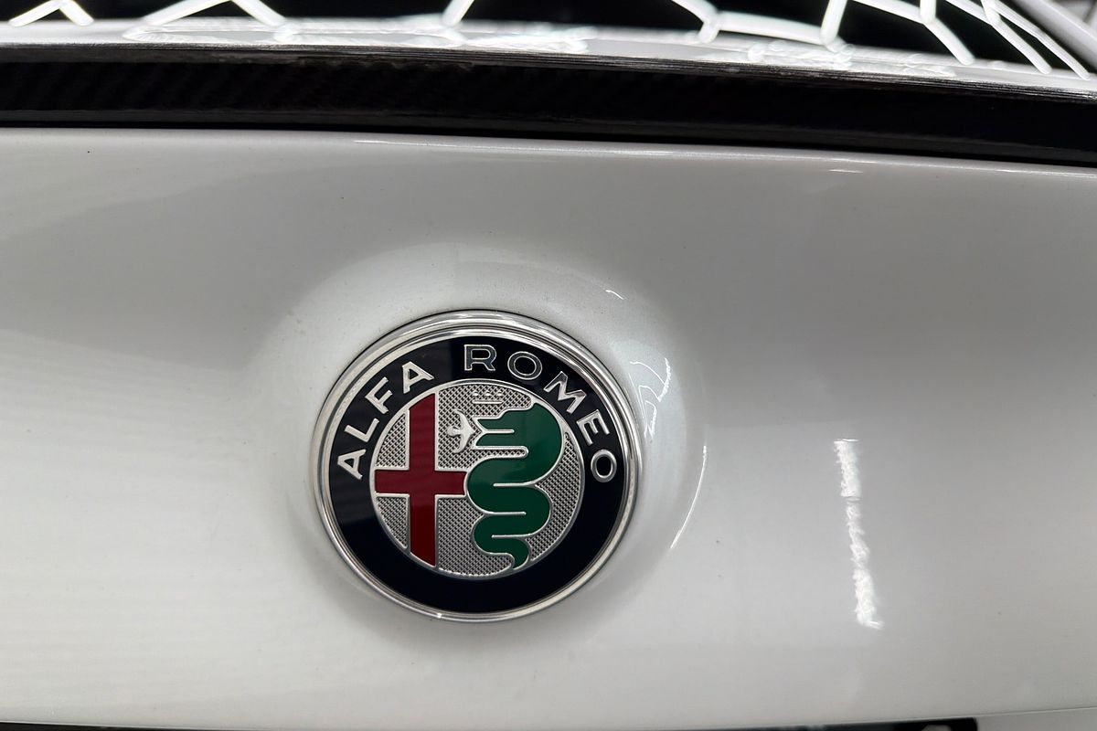 2016 Alfa Romeo Giulia Quadrifoglio