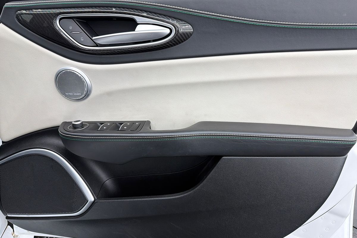 2016 Alfa Romeo Giulia Quadrifoglio