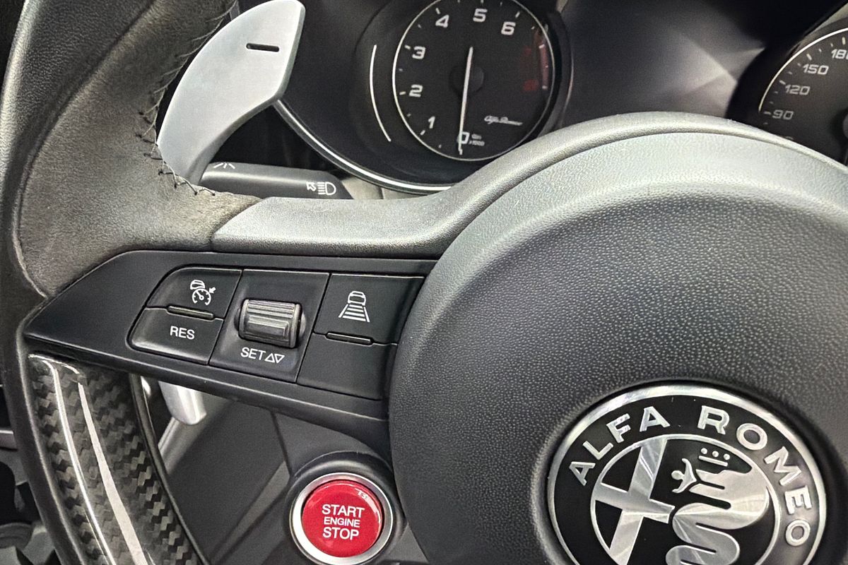 2016 Alfa Romeo Giulia Quadrifoglio