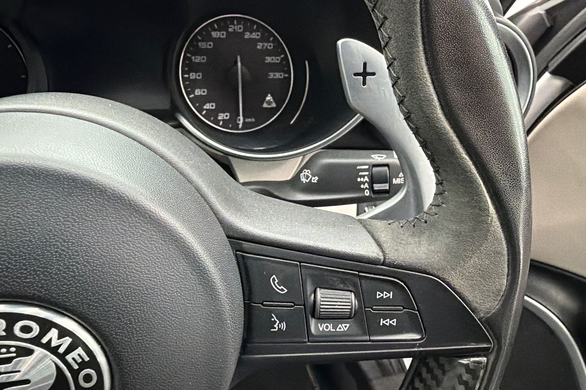 2016 Alfa Romeo Giulia Quadrifoglio