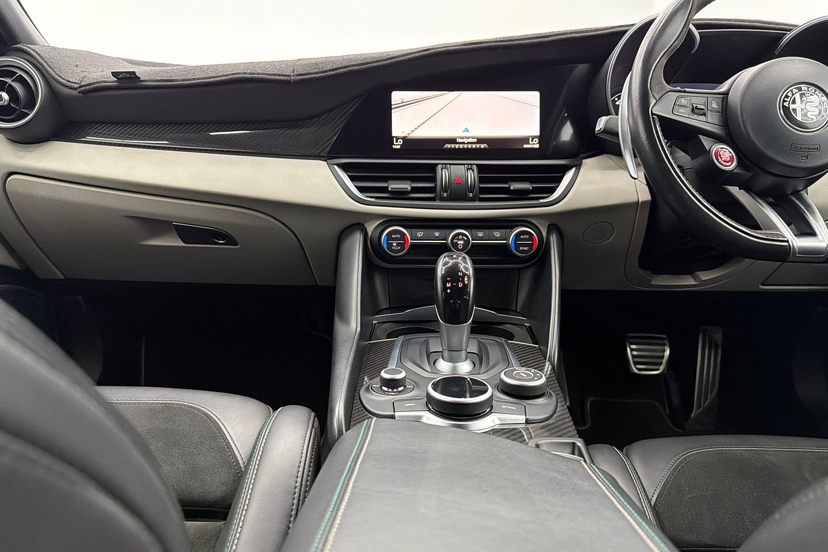 2016 Alfa Romeo Giulia Quadrifoglio