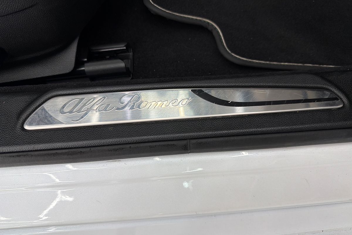 2016 Alfa Romeo Giulia Quadrifoglio