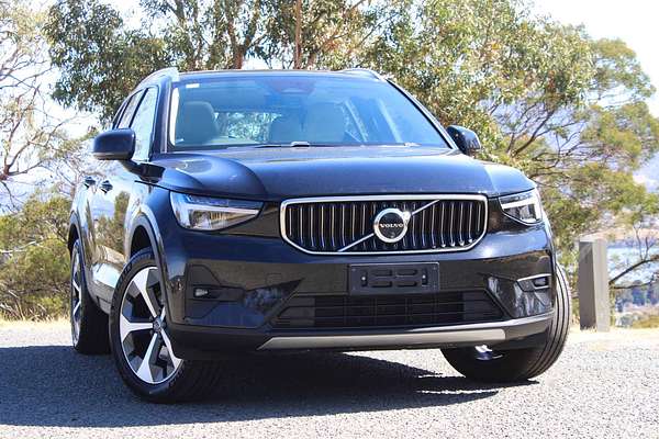 2023 Volvo XC40 Ultimate B4 Bright