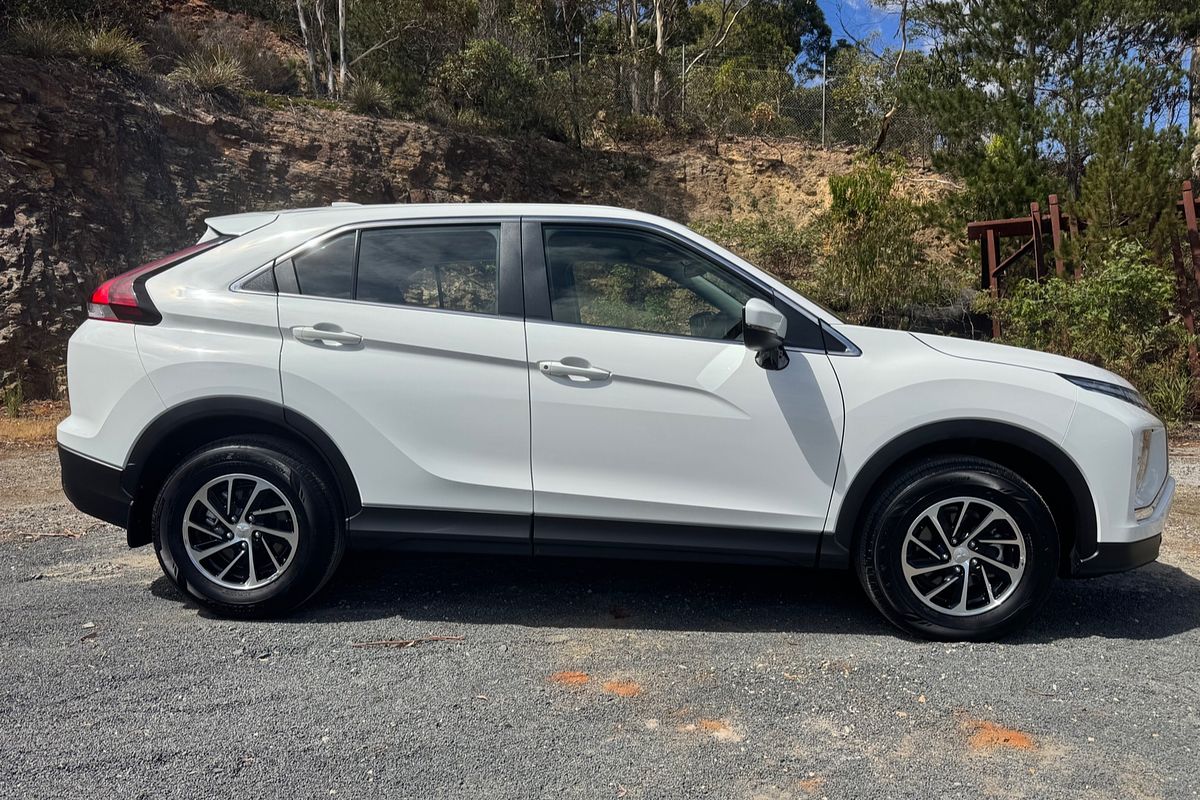 2024 Mitsubishi Eclipse Cross ES YB