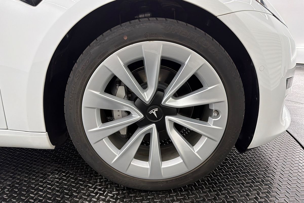 2022 Tesla Model 3 Rear-Wheel Drive