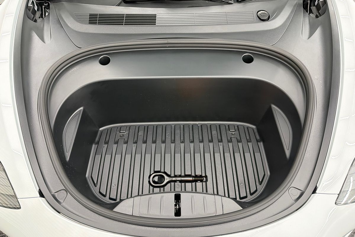 2022 Tesla Model 3 Rear-Wheel Drive