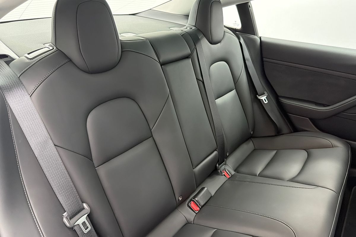 2022 Tesla Model 3 Rear-Wheel Drive