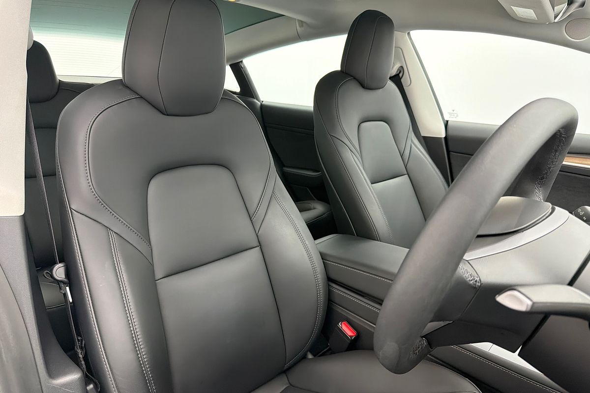 2022 Tesla Model 3 Rear-Wheel Drive