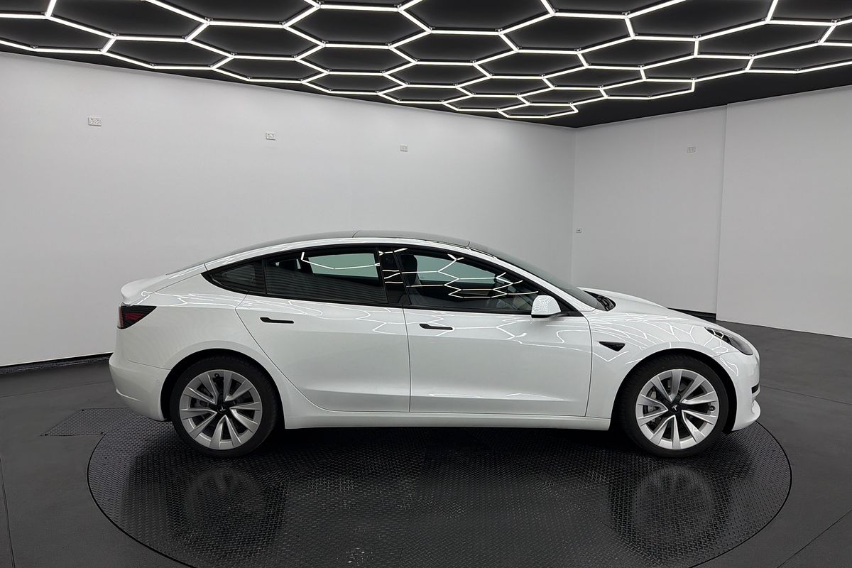 2022 Tesla Model 3 Rear-Wheel Drive
