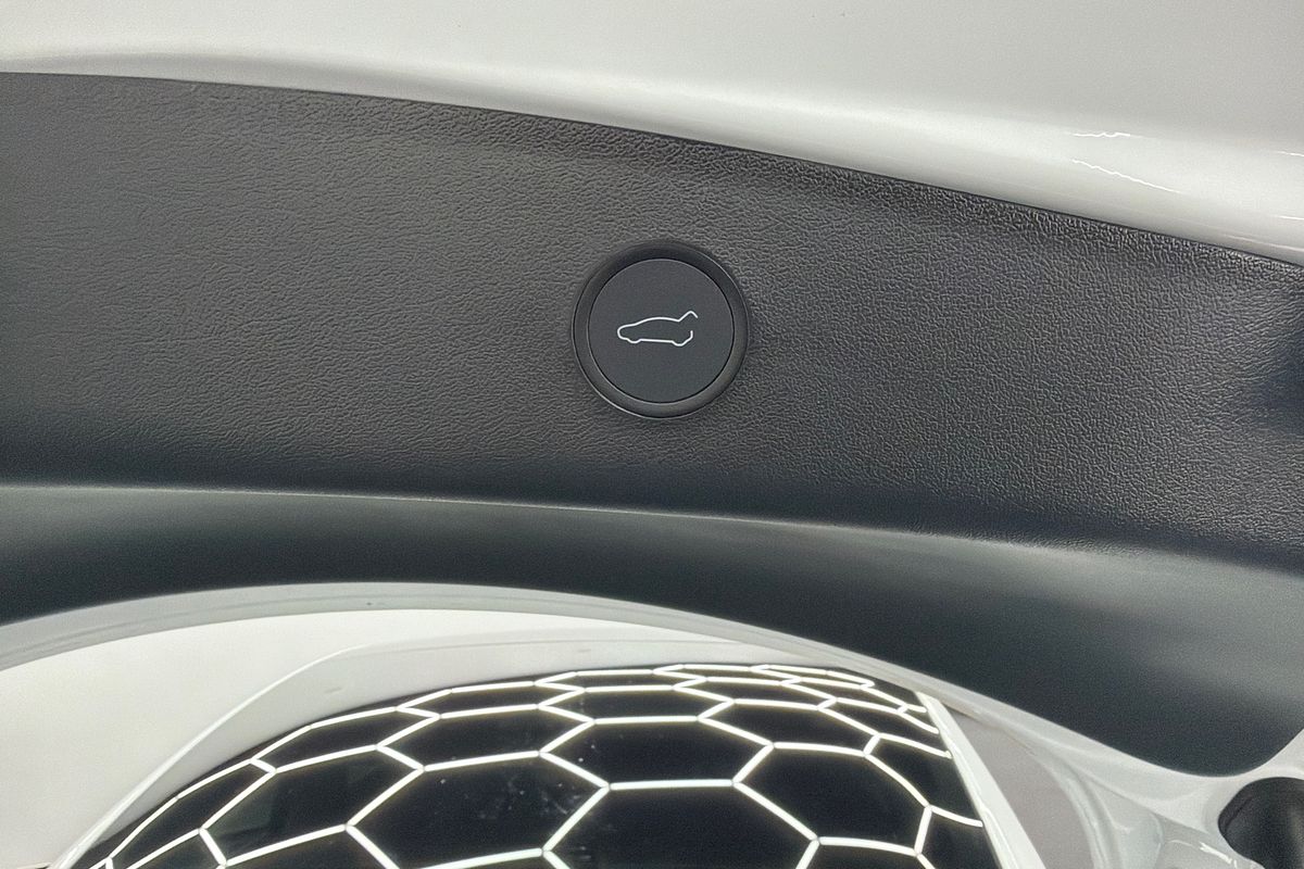 2022 Tesla Model 3 Rear-Wheel Drive