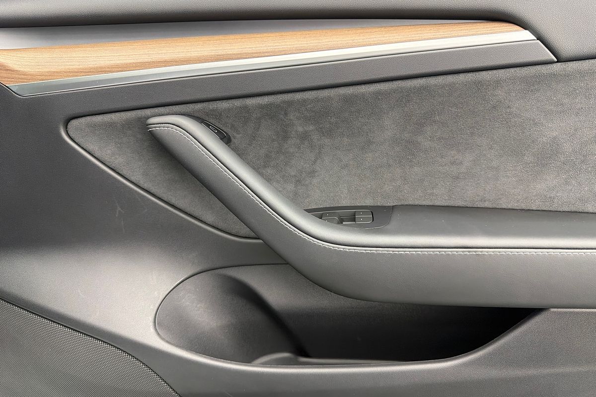 2022 Tesla Model 3 Rear-Wheel Drive