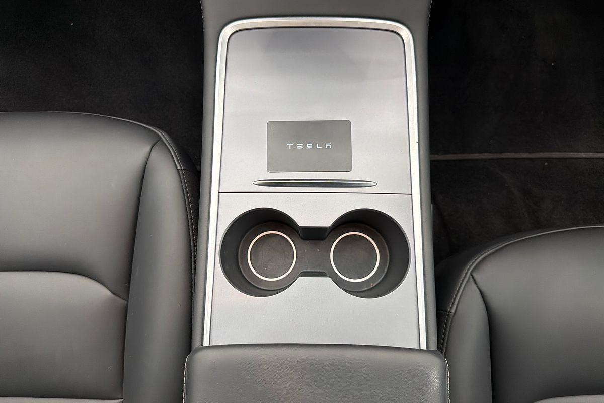 2022 Tesla Model 3 Rear-Wheel Drive