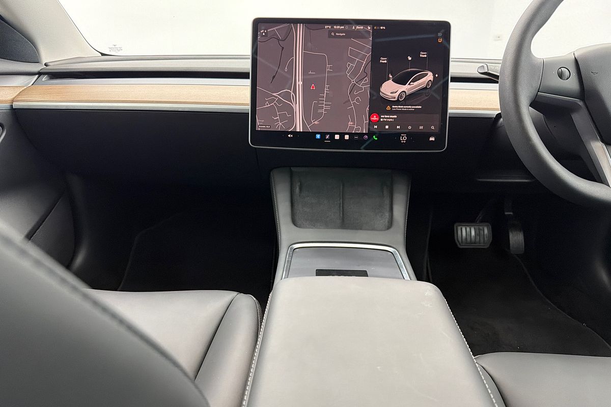 2022 Tesla Model 3 Rear-Wheel Drive