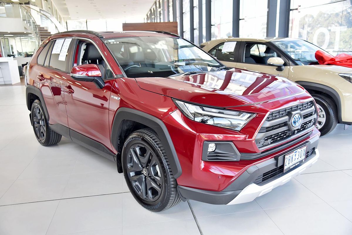 2024 Toyota RAV4 Edge AXAH54R