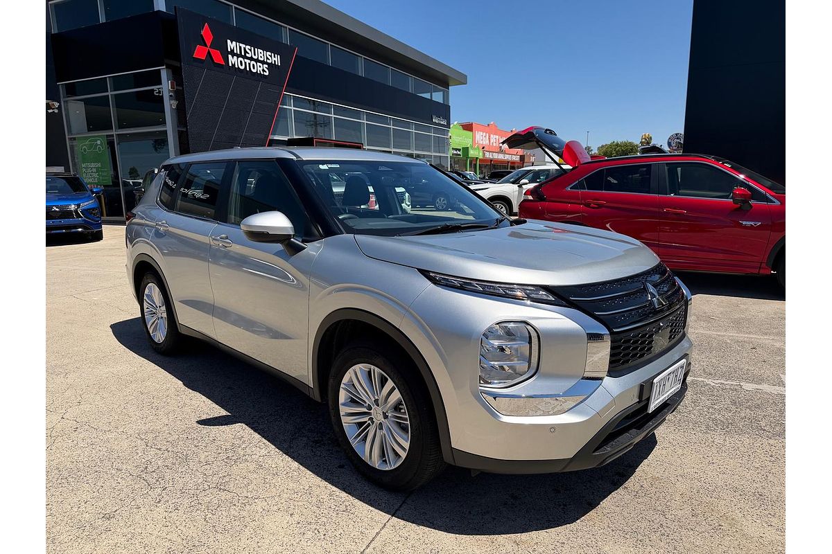 2022 Mitsubishi Outlander ES ZM