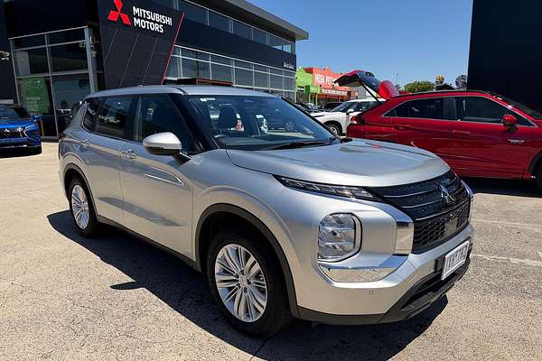 2022 Mitsubishi Outlander ES ZM