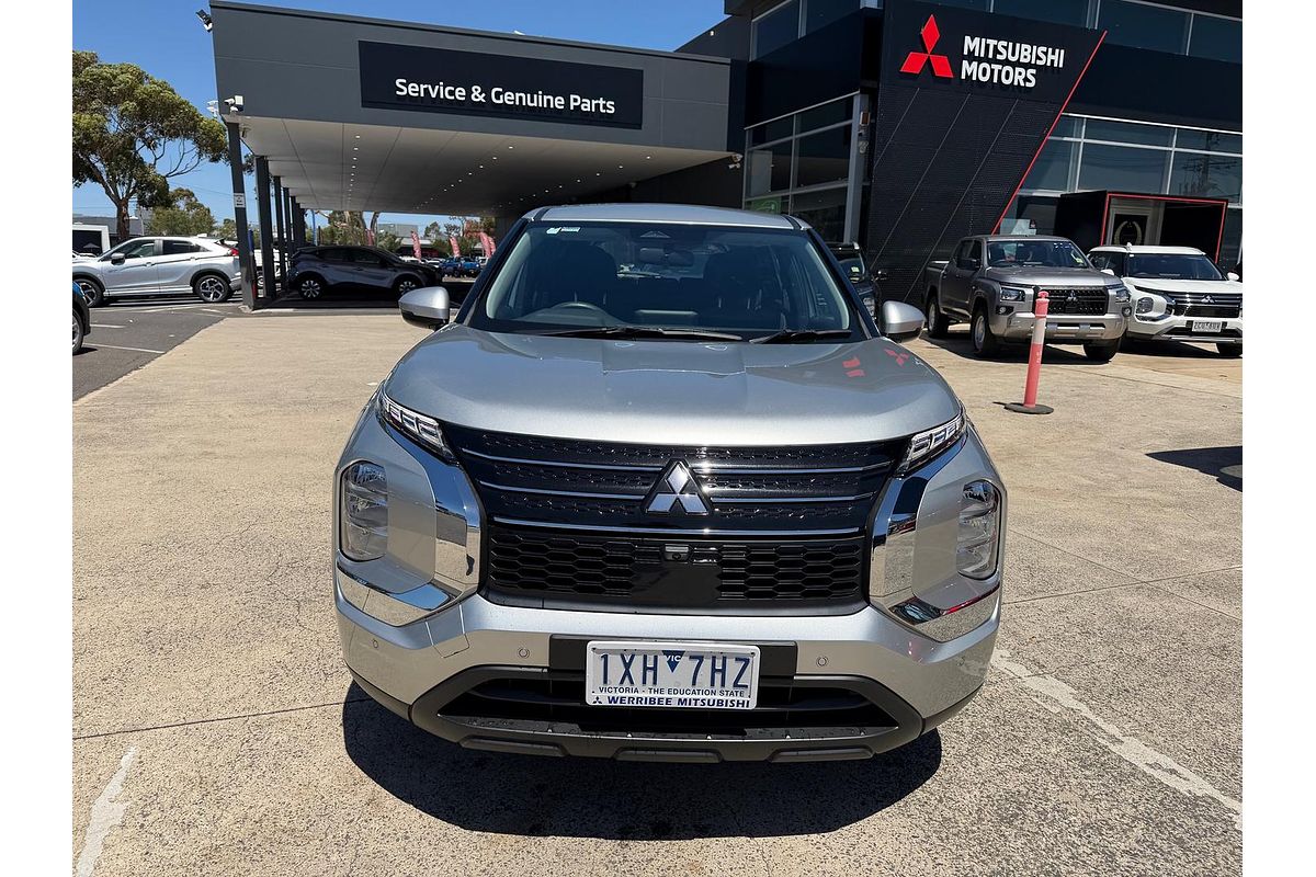 2022 Mitsubishi Outlander ES ZM