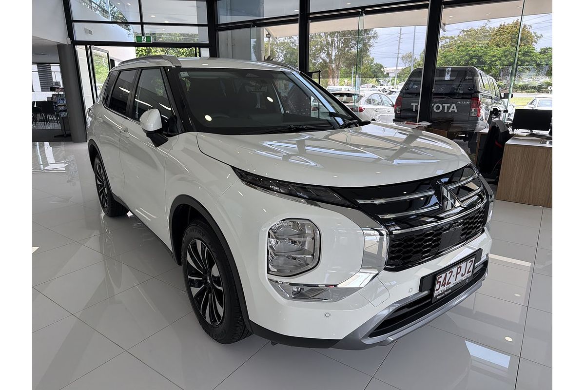 2025 Mitsubishi Outlander LS ZM