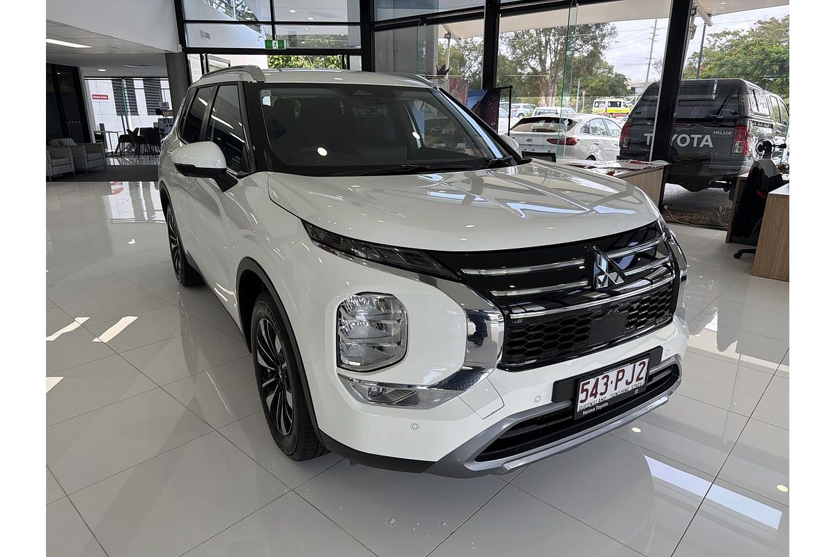 2025 Mitsubishi Outlander LS ZM