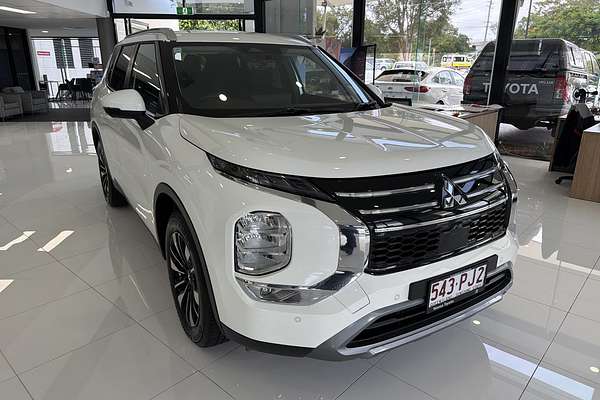 2025 Mitsubishi Outlander LS ZM