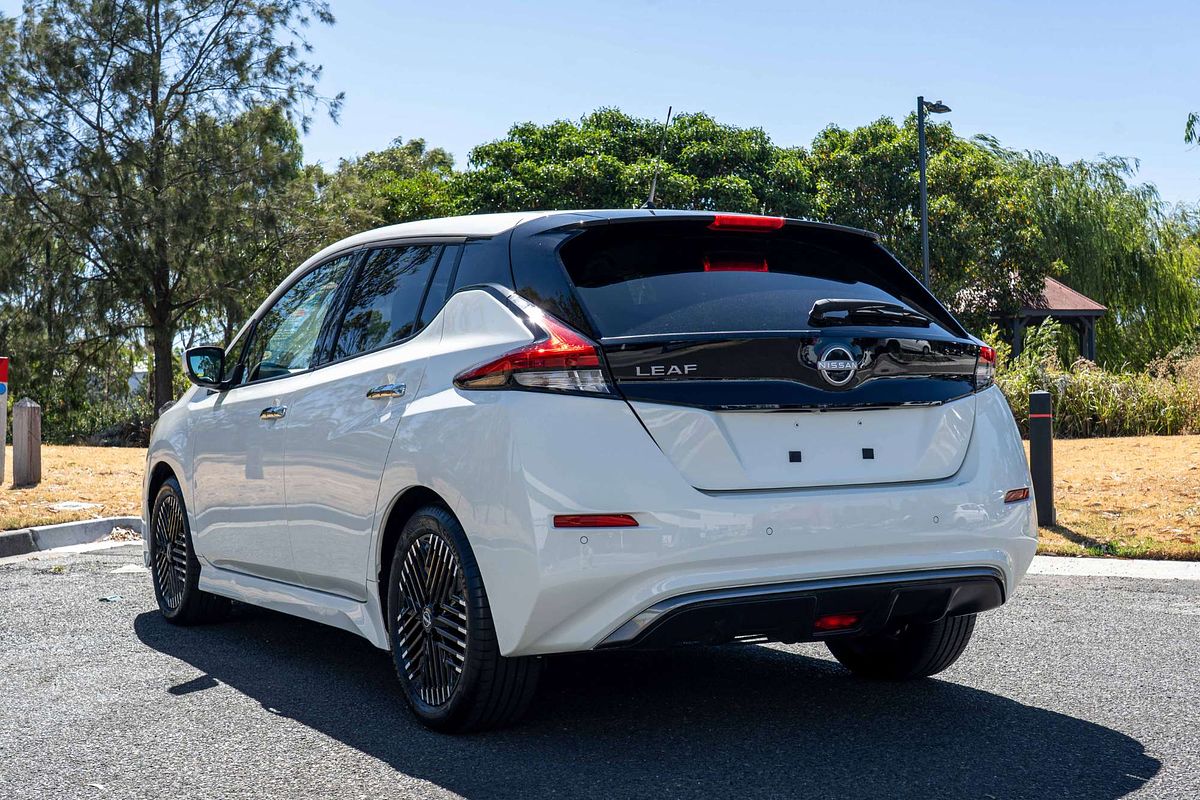 2023 Nissan LEAF ZE1