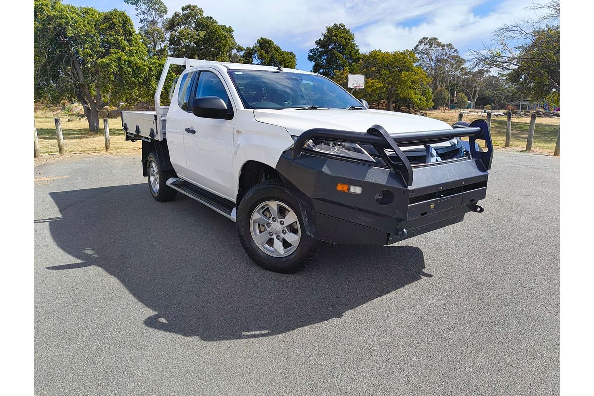 2022 Mitsubishi Triton GLX MR 4X4
