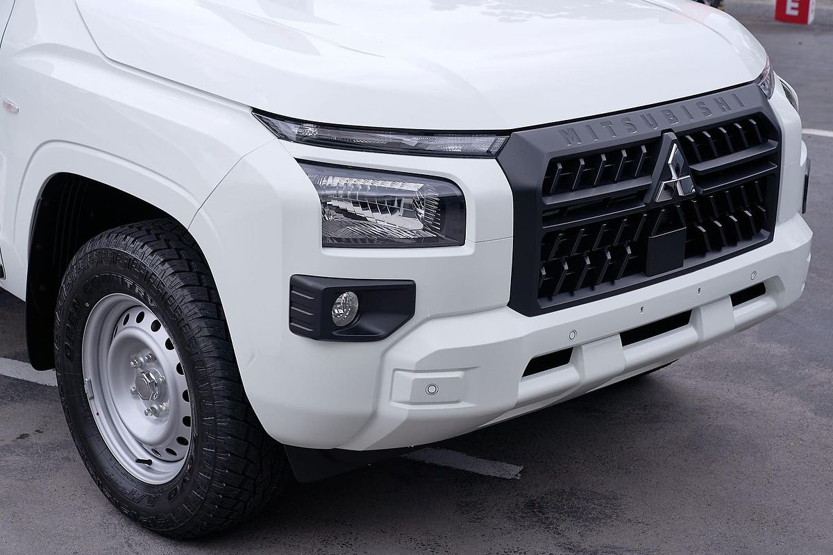 2025 Mitsubishi Triton GLX MV 4X4
