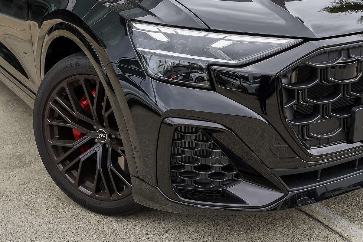 2025 Audi Q8 60 TFSI e S line F1
