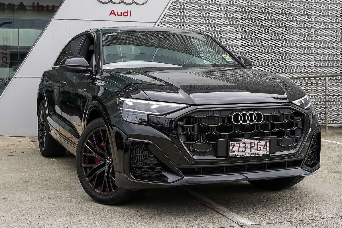 2025 Audi Q8 60 TFSI e S line F1