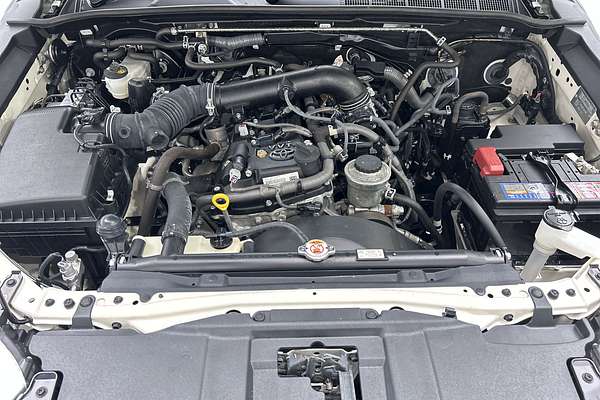 2021 Toyota Hilux Workmate TGN121R Rear Wheel Drive thumb-9