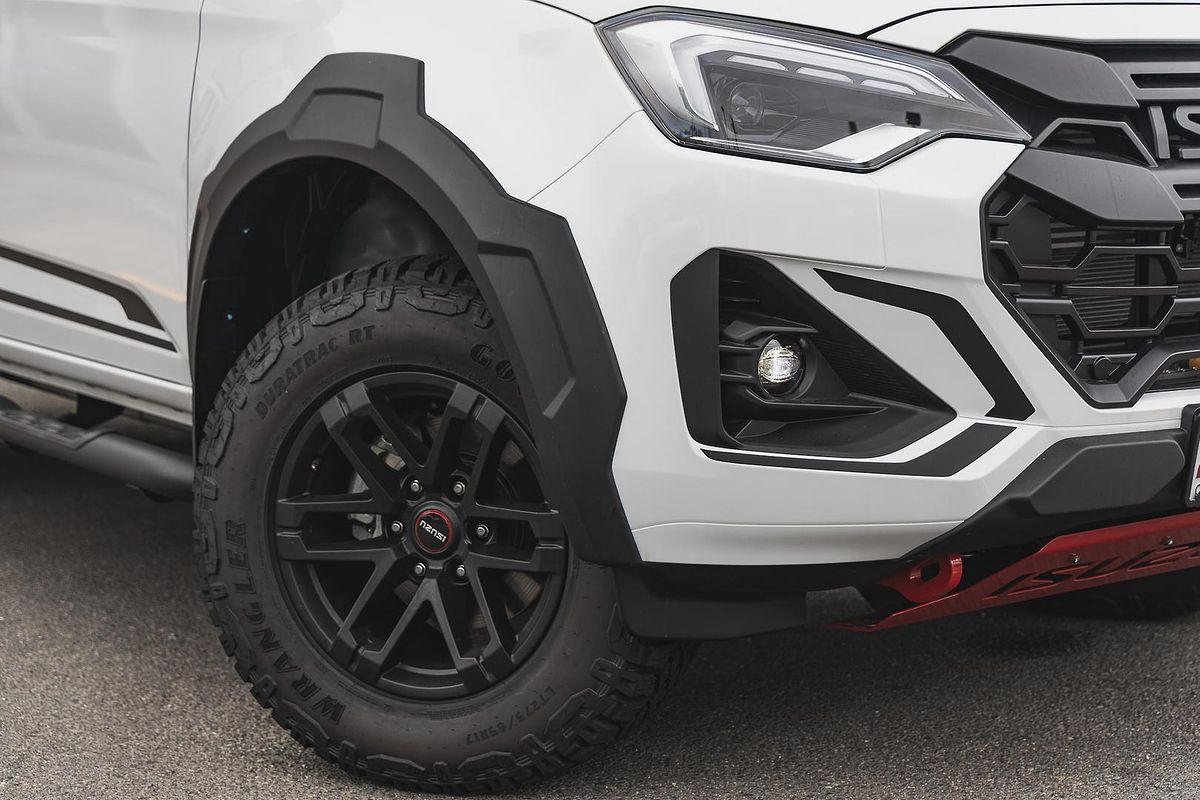 2025 Isuzu D-MAX BLADE 4X4